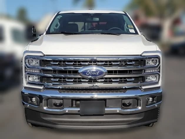 Ford Super Duty F-250 SRW LARIAT 4WD Crew Cab 6.75' Box 2026 — side view