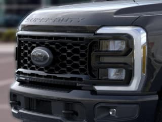 Ford Super Duty F-250 SRW LARIAT 4WD Crew Cab 6.75' Box