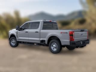 Ford Super Duty F-250 SRW XL 4WD Crew Cab 6.75' Box
