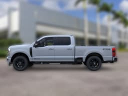 Ford Super Duty F-250 SRW LARIAT 4WD Crew Cab 6.75' Box 2026 — side view