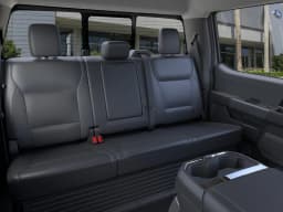 Ford Super Duty F-250 SRW LARIAT 4WD Crew Cab 6.75' Box 2026 — side view
