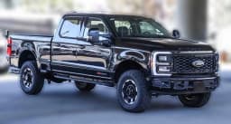 Ford Super Duty F-350 SRW LARIAT 4WD Crew Cab 6.75' Box 2025 — side view