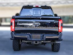 Ford Super Duty F-350 SRW LARIAT 4WD Crew Cab 6.75' Box 2025 — side view