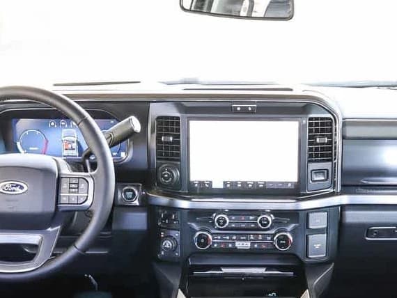Ford Super Duty F-350 SRW LARIAT 4WD Crew Cab 6.75' Box 2025 — side view