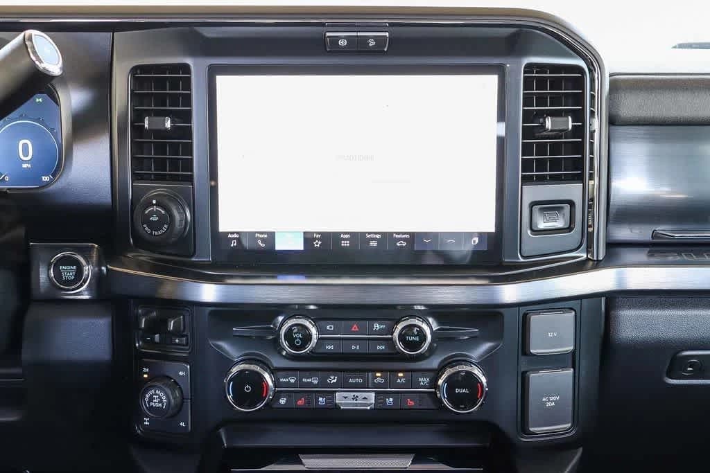 Ford Super Duty F-350 SRW LARIAT 4WD Crew Cab 6.75' Box 2025 — side view