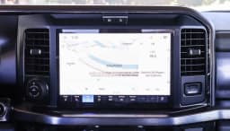 Ford Super Duty F-350 SRW LARIAT 4WD Crew Cab 6.75' Box 2025 — side view