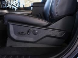 Ford Super Duty F-350 SRW LARIAT 4WD Crew Cab 6.75' Box 2025 — side view