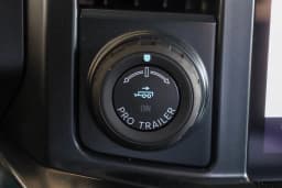 Ford Super Duty F-350 SRW LARIAT 4WD Crew Cab 6.75' Box 2025 — side view