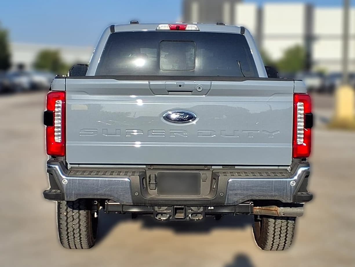 Ford Super Duty F-350 SRW LARIAT 4WD Crew Cab 6.75' Box 2026 — side view