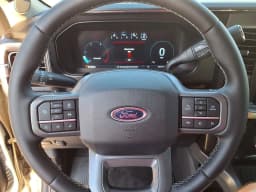 Ford Super Duty F-350 SRW LARIAT 4WD Crew Cab 6.75' Box 2026 — side view