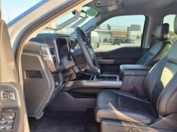 Ford Super Duty F-350 SRW LARIAT 4WD Crew Cab 6.75' Box 2026 — side view