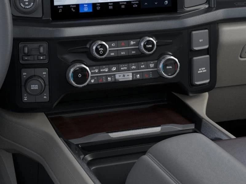 Ford Super Duty F-350 SRW Platinum 4WD Crew Cab 6.75' Box 2025 — side view