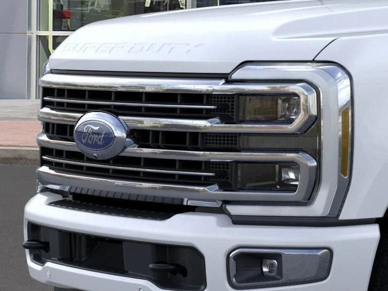 Ford Super Duty F-350 SRW Platinum 4WD Crew Cab 6.75' Box 2025 — side view