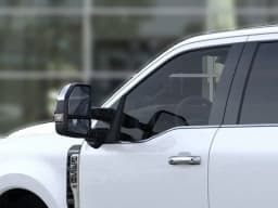 Ford Super Duty F-350 SRW Platinum 4WD Crew Cab 6.75' Box 2025 — side view