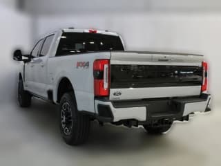 Ford Super Duty F-350 SRW Platinum 4WD Crew Cab 6.75' Box