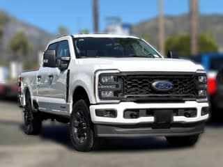 Ford Super Duty F-350 SRW XL 4WD Crew Cab 6.75' Box