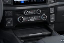 Ford Super Duty F-350 SRW Platinum 4WD Crew Cab 6.75' Box 2026 — side view