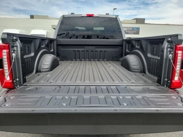 Ford Super Duty F-350 SRW King Ranch 4WD Crew Cab 6.75' Box 2027 — side view