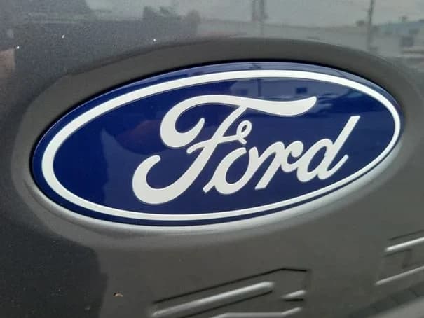 Ford Super Duty F-350 SRW King Ranch 4WD Crew Cab 6.75' Box 2027 — side view