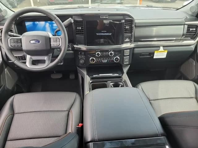 Ford Super Duty F-350 SRW King Ranch 4WD Crew Cab 6.75' Box 2027 — side view