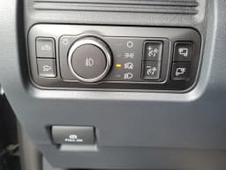 Ford Super Duty F-350 SRW King Ranch 4WD Crew Cab 6.75' Box 2027 — side view