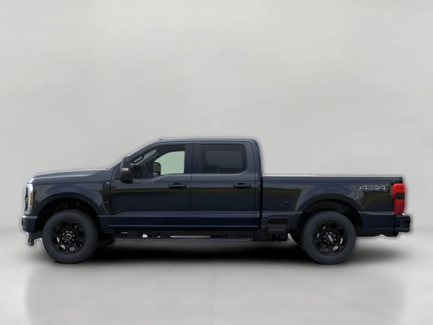 Ford Super Duty F-350 SRW XLT 4WD Crew Cab 6.75' Box 2026 — side view