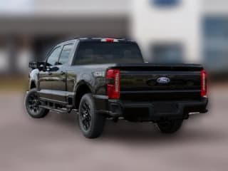 Ford Super Duty F-350 SRW XLT 4WD Crew Cab 6.75' Box