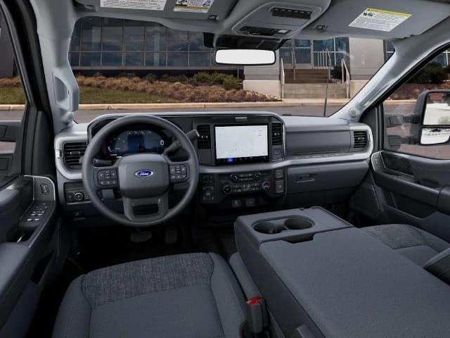 Ford Super Duty F-350 SRW XLT 4WD Crew Cab 6.75' Box 2027 — side view