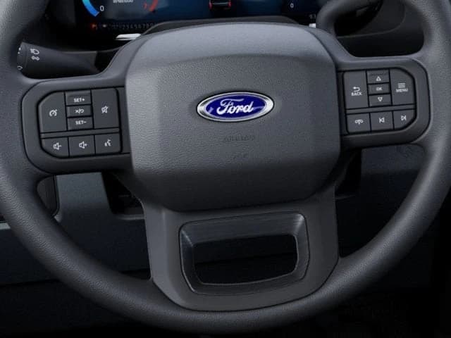 Ford Super Duty F-350 SRW XLT 4WD Crew Cab 6.75' Box 2027 — side view