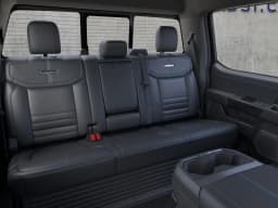 Ford Super Duty F-350 SRW Platinum 4WD Crew Cab 8' Box 2026 — side view