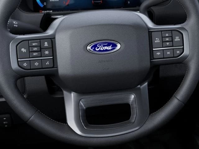 Ford Super Duty F-350 SRW LARIAT 4WD Crew Cab 6.75' Box 2027 — side view