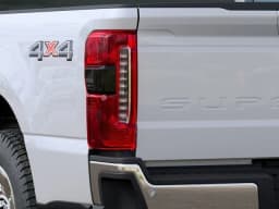 Ford Super Duty F-350 SRW LARIAT 4WD Crew Cab 6.75' Box 2027 — side view