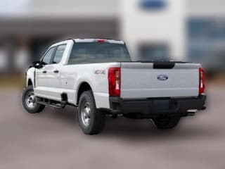 Ford Super Duty F-350 SRW XL 4WD Crew Cab 8' Box