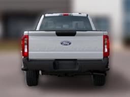 Ford Super Duty F-350 SRW XL 4WD Crew Cab 8' Box 2027 — side view