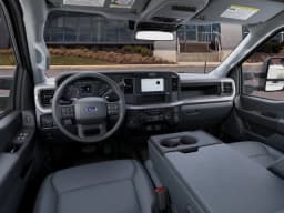 Ford Super Duty F-350 SRW XL 4WD Crew Cab 8' Box 2027 — side view