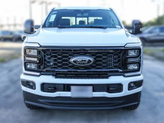 Ford Super Duty F-350 SRW LARIAT 4WD Crew Cab 6.75' Box