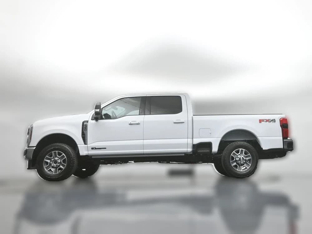 Ford Super Duty F-350 SRW LARIAT 4WD Crew Cab 6.75' Box 2026 — side view