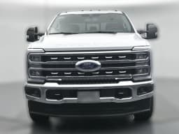 Ford Super Duty F-350 SRW LARIAT 4WD Crew Cab 6.75' Box 2026 — side view