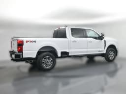 Ford Super Duty F-350 SRW LARIAT 4WD Crew Cab 6.75' Box 2026 — side view