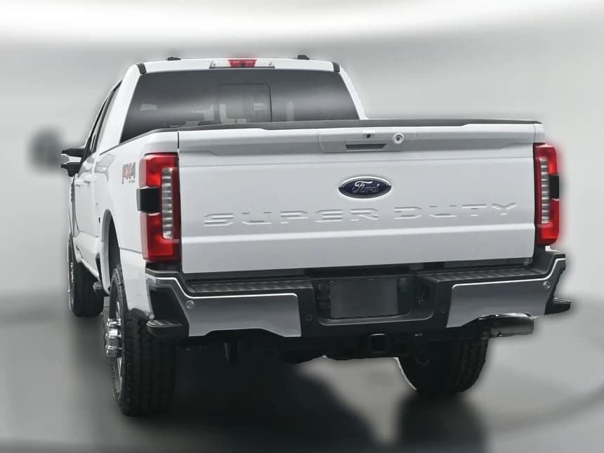 Ford Super Duty F-350 SRW LARIAT 4WD Crew Cab 6.75' Box 2026 — side view
