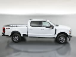Ford Super Duty F-350 SRW LARIAT 4WD Crew Cab 6.75' Box 2026 — side view