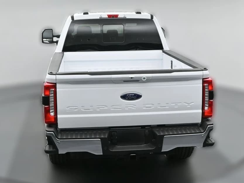 Ford Super Duty F-350 SRW LARIAT 4WD Crew Cab 6.75' Box 2026 — side view