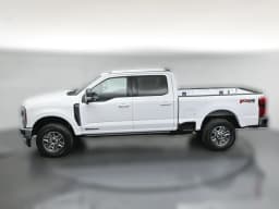 Ford Super Duty F-350 SRW LARIAT 4WD Crew Cab 6.75' Box 2026 — side view