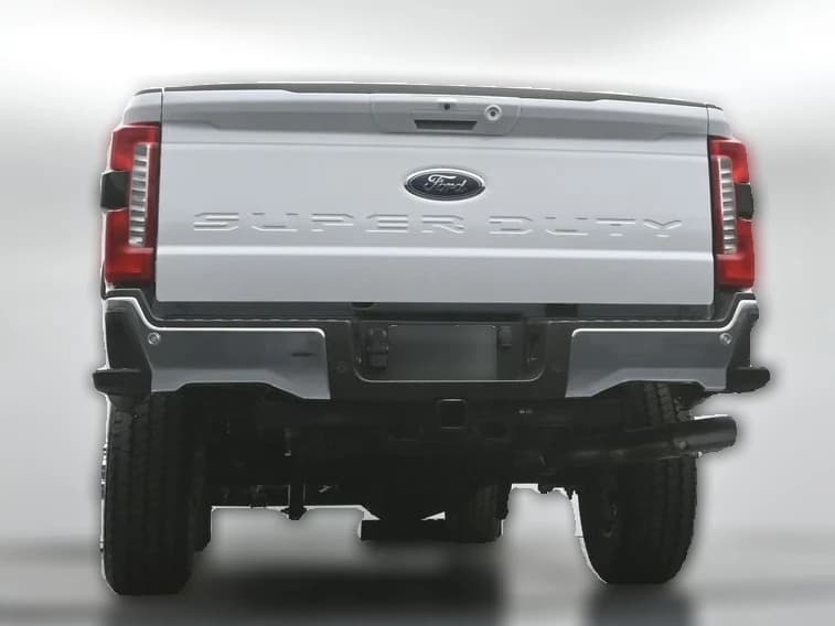Ford Super Duty F-350 SRW LARIAT 4WD Crew Cab 6.75' Box 2026 — side view