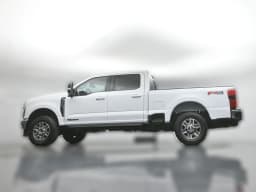 Ford Super Duty F-350 SRW LARIAT 4WD Crew Cab 6.75' Box 2026 — side view