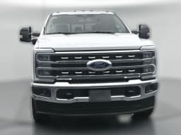 Ford Super Duty F-350 SRW LARIAT 4WD Crew Cab 6.75' Box 2026 — side view