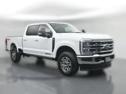 Ford Super Duty F-350 SRW LARIAT 4WD Crew Cab 6.75' Box 2026 — side view