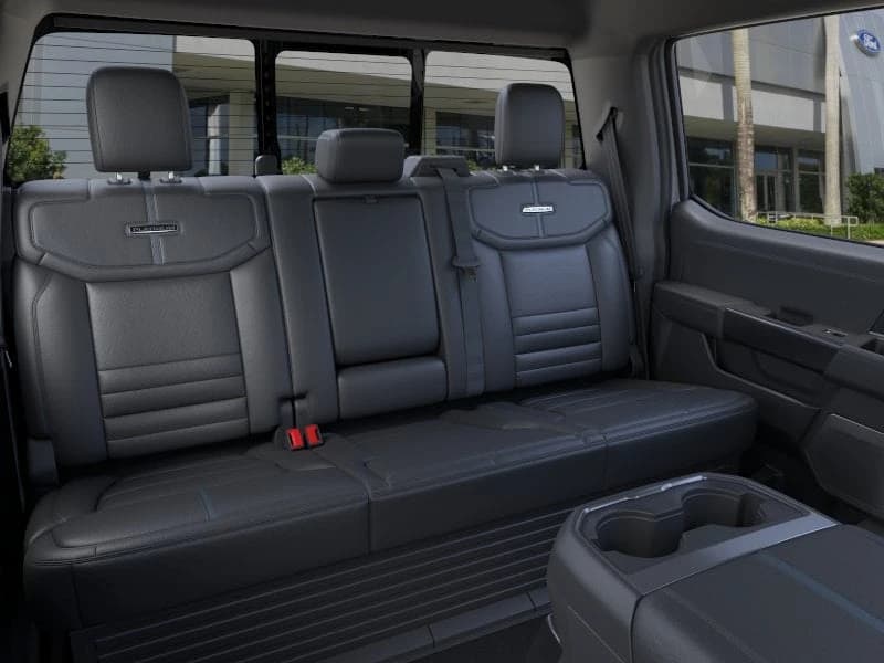 Ford Super Duty F-350 SRW Platinum 4WD Crew Cab 6.75' Box 2026 — side view