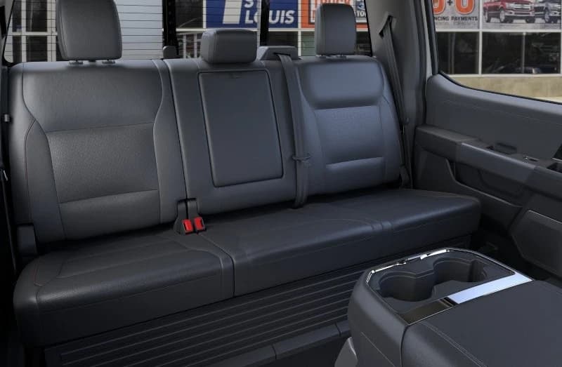 Ford Super Duty F-350 SRW LARIAT 4WD Crew Cab 6.75' Box 2026 — side view