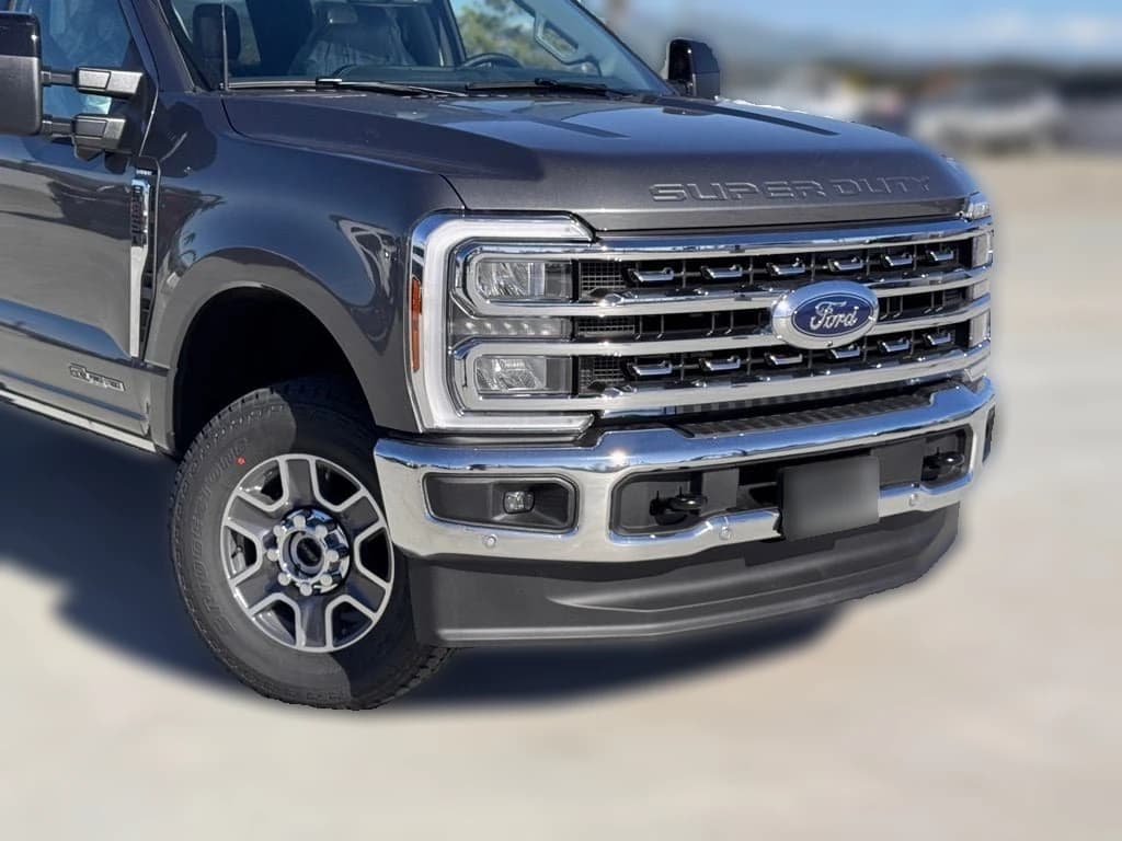 Ford Super Duty F-350 SRW XL 4WD Crew Cab 6.75' Box 2026 — side view